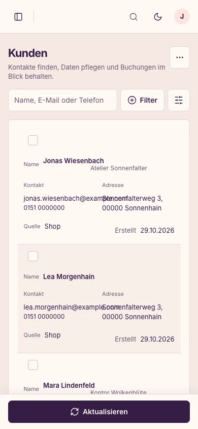 Fiktive Kundenkontakte in der Smartphone-Ansicht